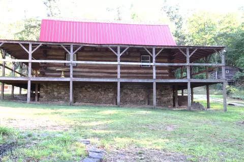 883 Aps Knob Rd, New Castle, VA 24127