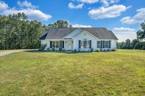 70 Twelve Oaks Dr, Hardy, VA 24101