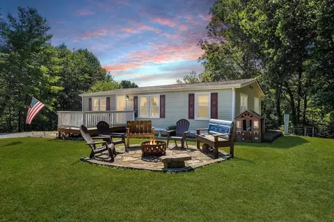 219 Courtland Dr, Vinton, VA 24179