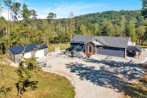 402 Teakwood Dr, Pittsville, VA 24139
