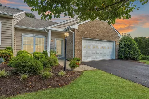 4217 Millcrest Ct, Roanoke, VA 24018