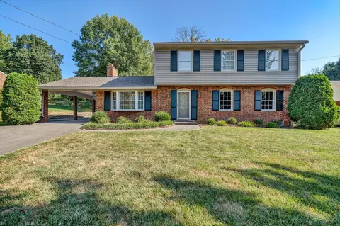 2316 Stallion Cir, Roanoke, VA 24018