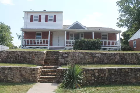 2064 Dansbury Dr NW, Roanoke, VA 24017