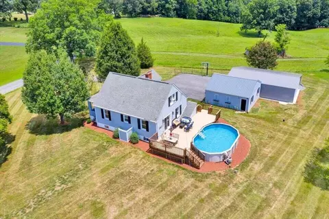 3256 Morgans Mill Rd, Goodview, VA 24095 photo 4