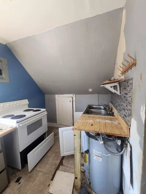 219 E Ridgeway St, Clifton Forge, VA 24422 photo 7