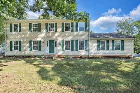 5265 Cherokee Hills Dr, Salem, VA 24153
