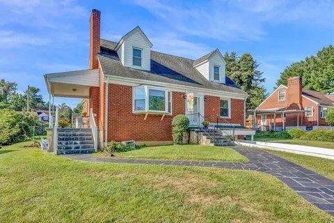 2512 Lakeview Dr NW, Roanoke, VA 24017