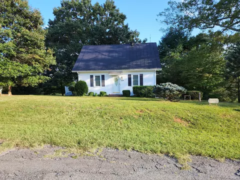 1210 Custer Ln, Bedford, VA 24523