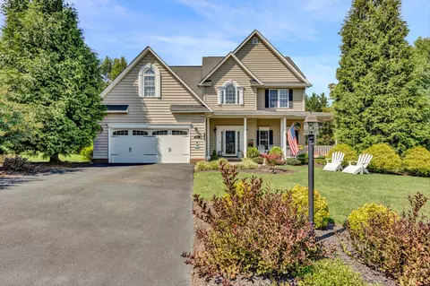2015 Stone Mill Dr, Salem, VA 24153
