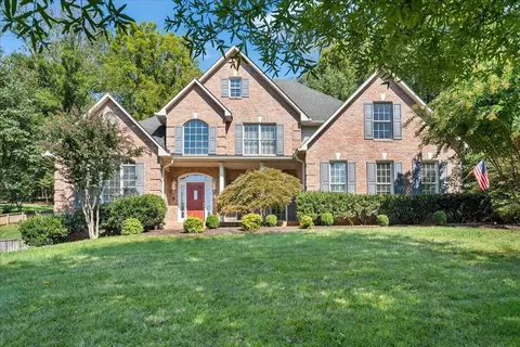 102 Estates Cir, Troutville, VA 24175
