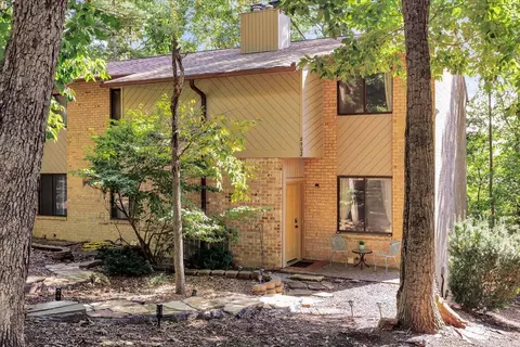 2902 Tree Swallow Rd, Roanoke, VA 24018