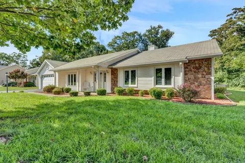1746 Stone Mill Dr, Salem, VA 24153