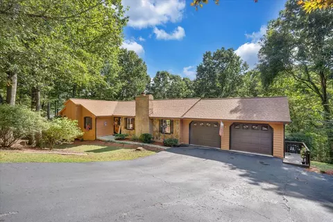 567 Parkview Dr, Blue Ridge, VA 24064