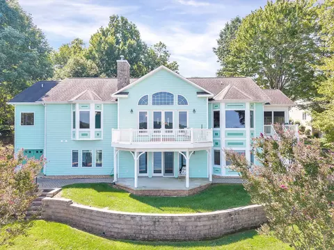 51 Spinnaker Dr, Union Hall, VA 24176