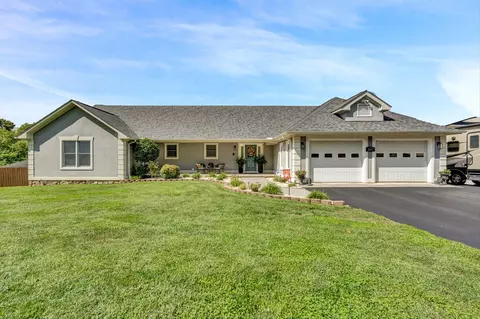 2667 Lilly Dr, Salem, VA 24153