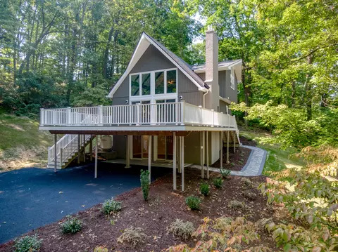 360 Tomahawk Dr, Christiansburg, VA 24073