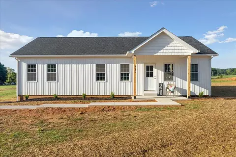 942 Smith St, Bedford, VA 24523
