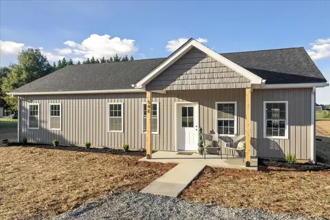 946 Smith St, Bedford, VA 24523