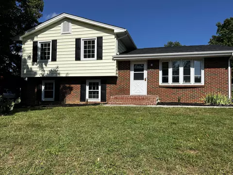 4425 Oleva St NW, Roanoke, VA 24017