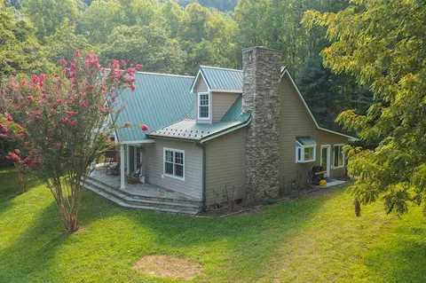 1423 N Fork Rd, Stuart, VA 24171