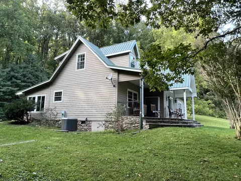 1423 N Fork Rd, Stuart, VA 24171 photo 2