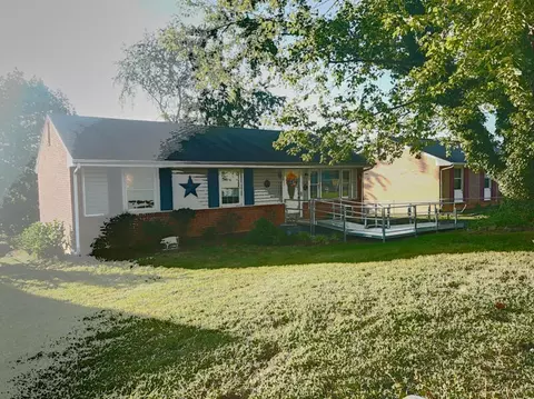 4720 Long Acre Dr NE, Roanoke, VA 24019