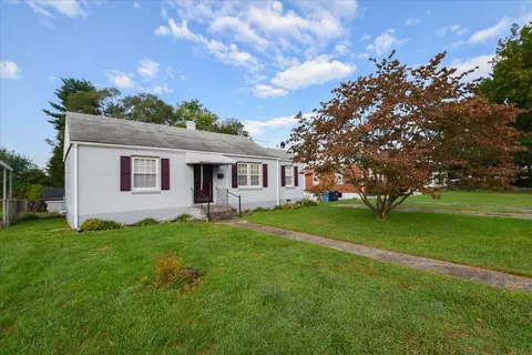 4852 Eden Dr NW, Roanoke, VA 24012