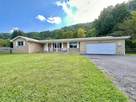 140 Maple Ln, Covington, VA 24426 photo 9