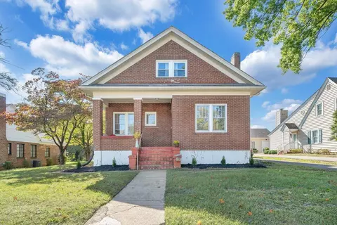 521 N Market St, Salem, VA 24153