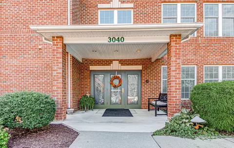 3040 Mcvitty Forest Dr #105, Roanoke, VA 24018