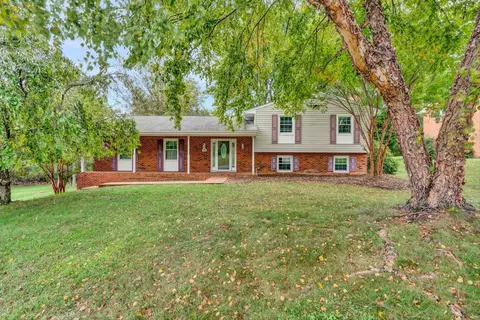 3924 Blandfield Dr, Vinton, VA 24179