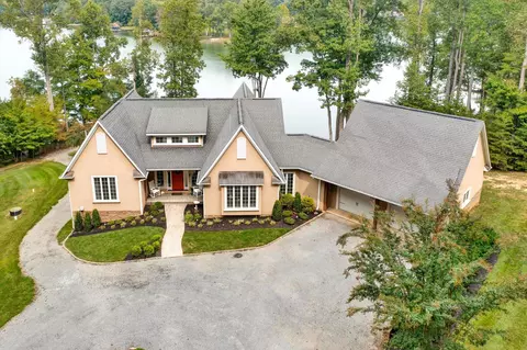 2271 Lakewood Forest Rd, Moneta, VA 24121