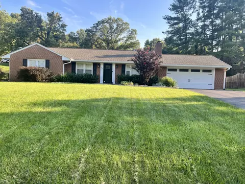 3814 Belle Meade Dr, Roanoke, VA 24018