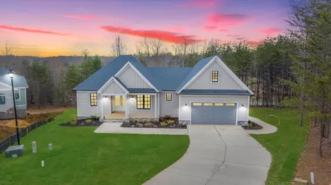 1169 Golf View Ct, Huddleston, VA 24104