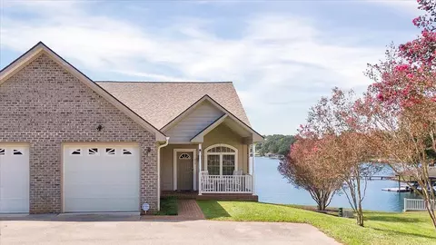419 Heather Ln, Huddleston, VA 24104