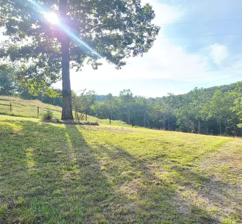 47 Bear Hollow Trl, New Castle, VA 24127