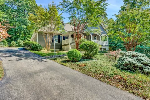 2571 Jeters Chapel Rd, Vinton, VA 24179