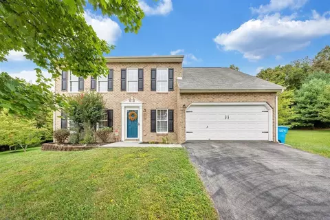 4890 Horseman Dr NE, Roanoke, VA 24019