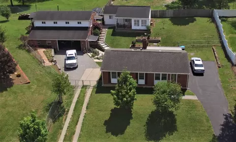 3722 Red Fox Dr NW, Roanoke, VA 24017