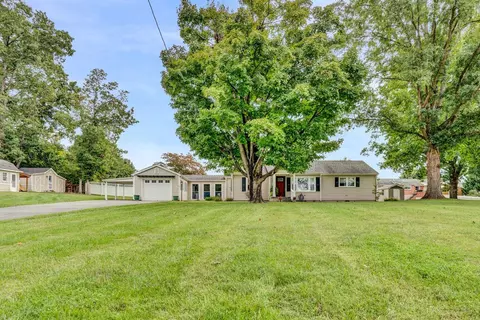 3745 Ellen Dr, Salem, VA 24153