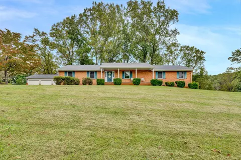 107 Woodthrush Dr, Vinton, VA 24179