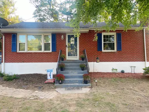 1910 Meadowbrook Dr NW, Roanoke, VA 24017