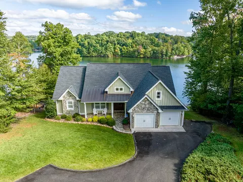 135 Pinnacle Point Cir, Union Hall, VA 24176