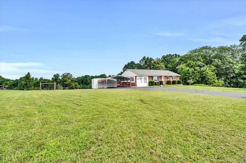 311 Moorman Rd, Hardy, VA 24101 photo 2