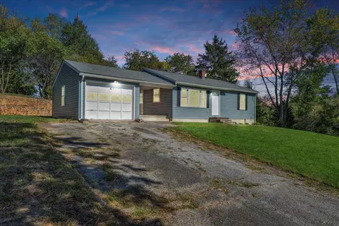 3382 Mount Pleasant Blvd, Roanoke, VA 24014