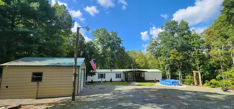 530 Windy Creek Dr, Wirtz, VA 24184