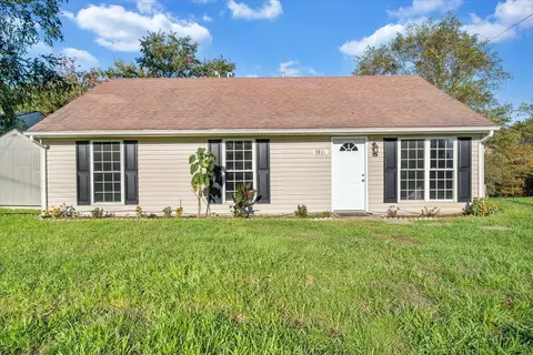 3801 Whispering Ln, Roanoke, VA 24014