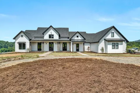 150 Springhouse Ln, Rocky Mount, VA 24151