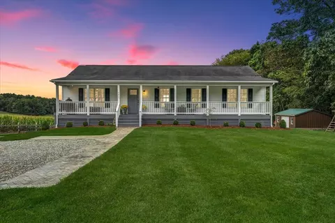 2405 Edwardsville Rd, Hardy, VA 24101