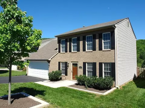 4855 Golfview Dr NE, Roanoke, VA 24019
